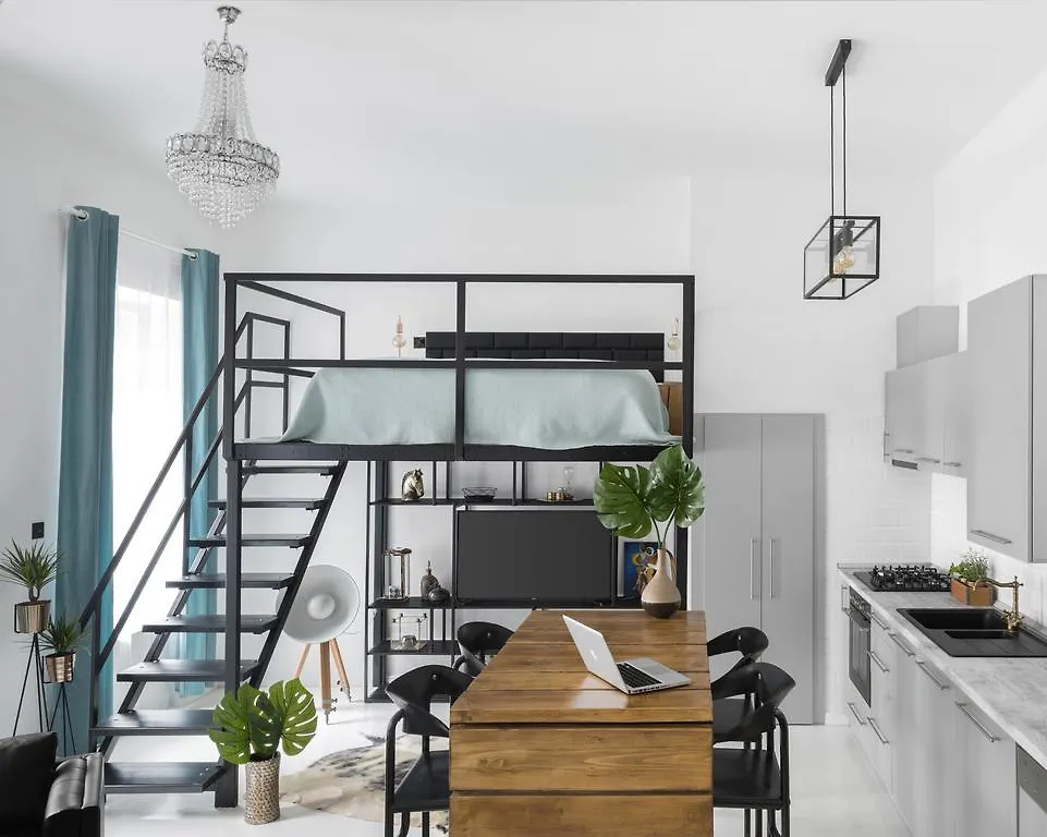 Lazar Apartment location
